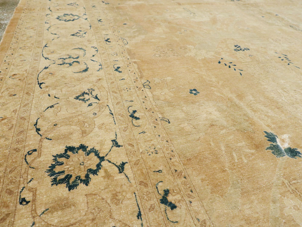 Antique Persian Tabriz Carpet, No.15593 - Gss