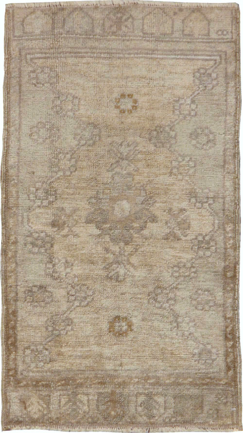 Antique Turkish Oushak Rug, No.15646 - Gss