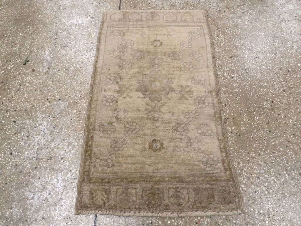Antique Turkish Oushak Rug, No.15646 - Gss