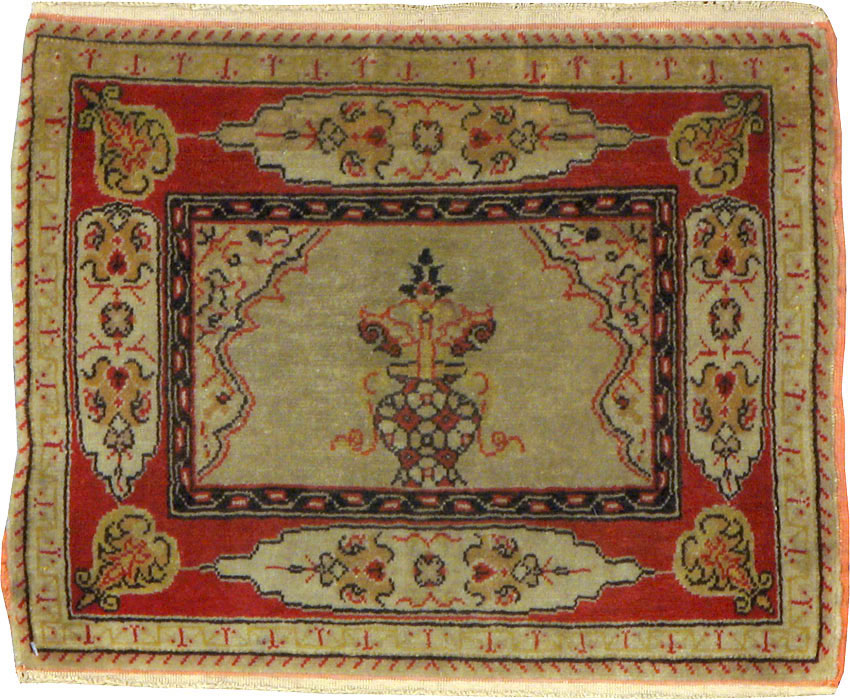 Vintage Turkish Herekeh Rug, No.15700 - Gss