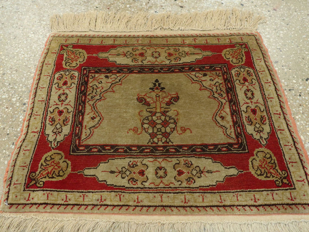 Vintage Turkish Herekeh Rug, No.15700 - Gss