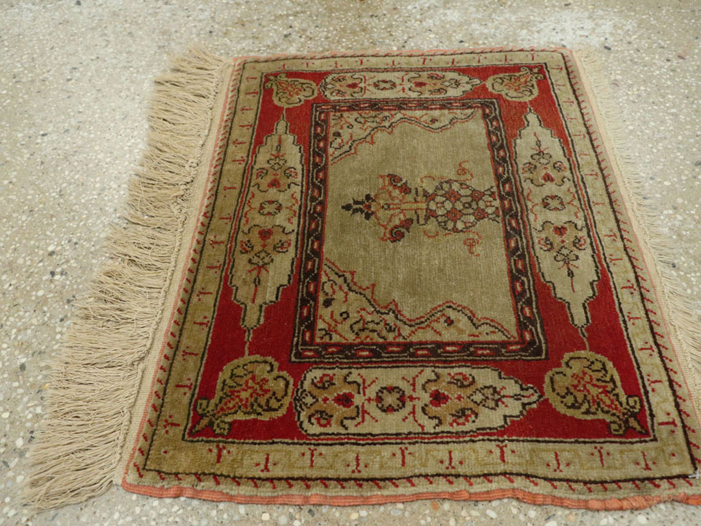 Vintage Turkish Herekeh Rug, No.15700 - Gss