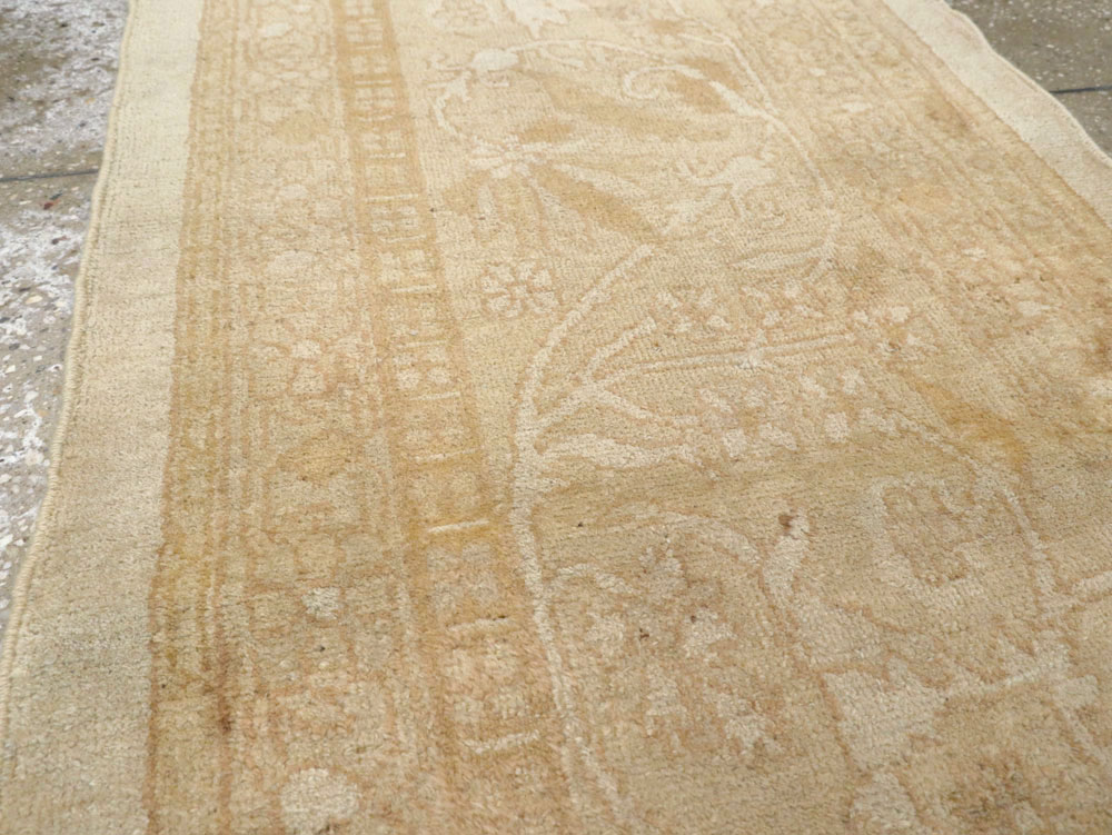 Vintage Indian Agra Runner, No.15725 - Gss