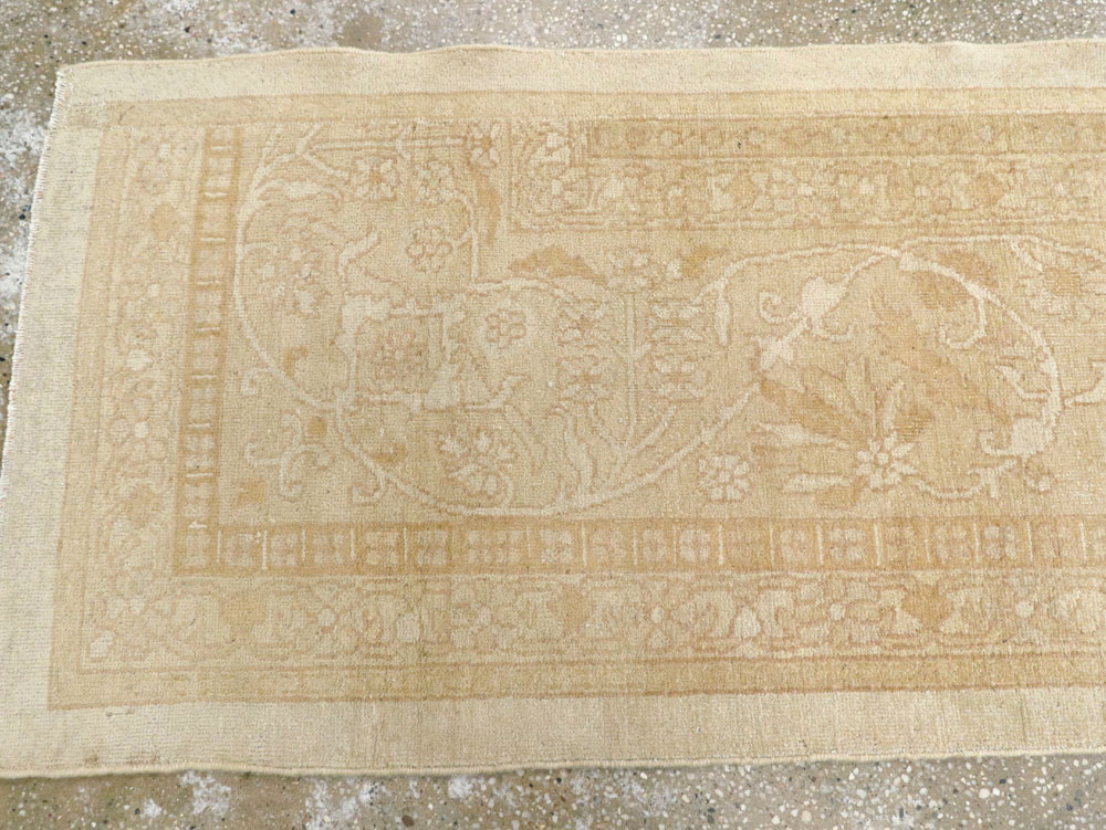 Vintage Indian Agra Runner, No.15725 - Gss