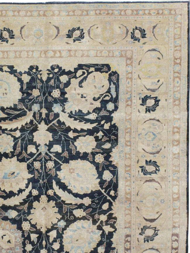 Antique Persian Tabriz Carpet, No.15777 - Gss