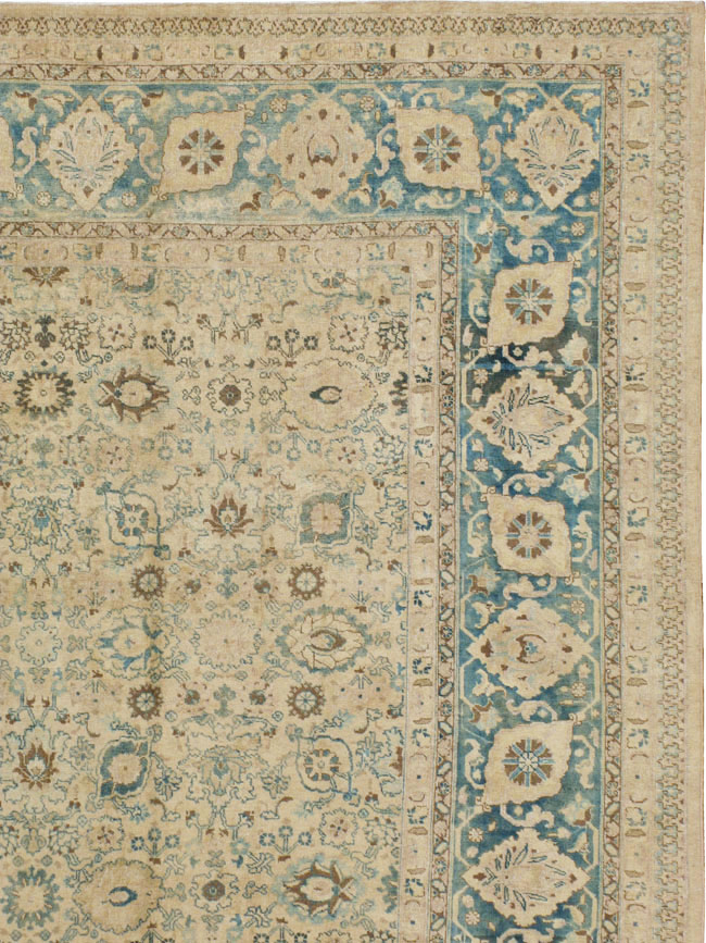 Antique Persian Tabriz Carpet, No.15811 - Gss