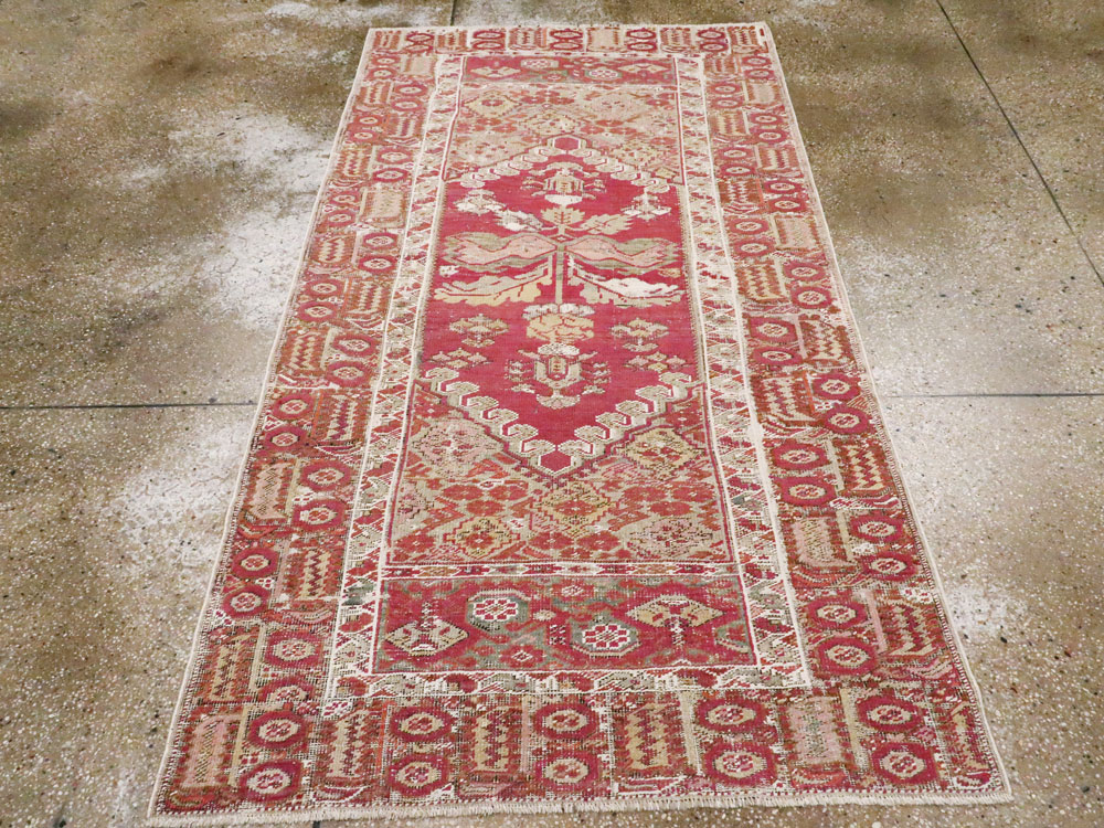 Antique Turkish Ghiordes Rug, No.15847 - Gss