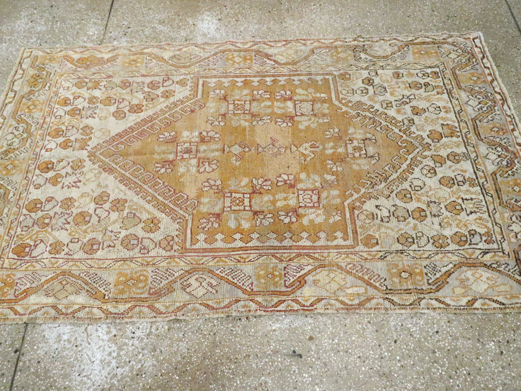 Antique Turkish Ghiordes Rug, No.15940 - Gss