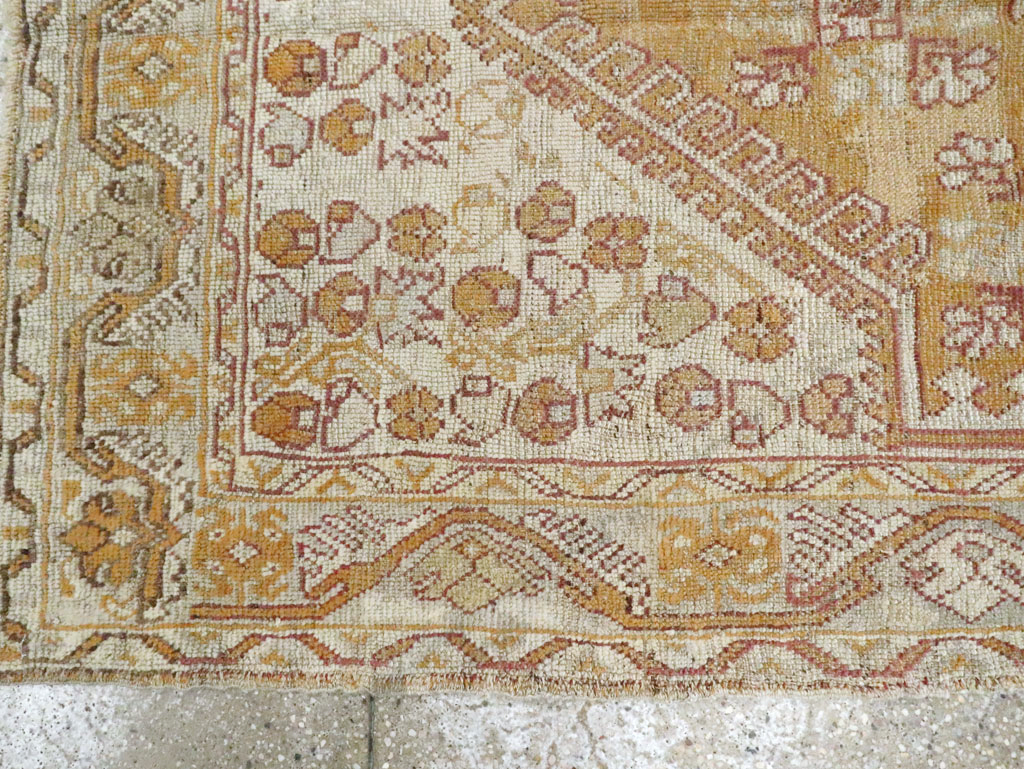 Antique Turkish Ghiordes Rug, No.15940 - Gss