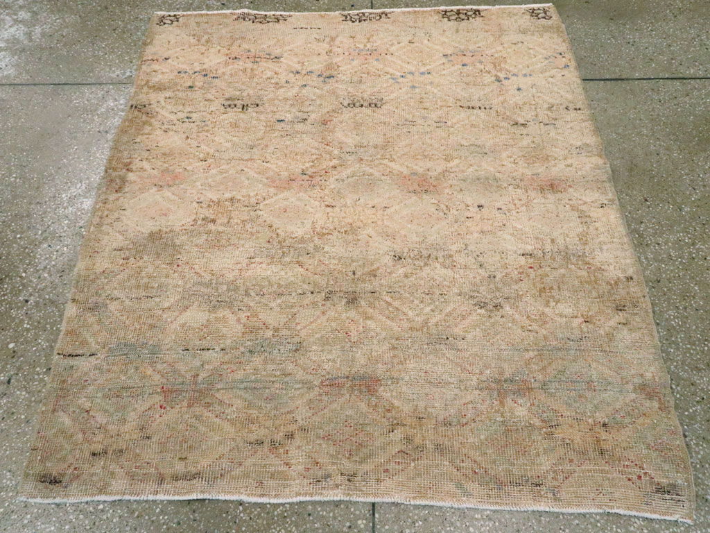 Vintage Turkish Anatolian Square Rug, No.15961 - Gss