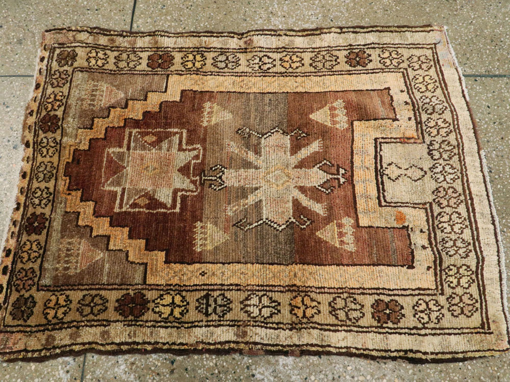Vintage Turkish Anatolian Rug, No.15997 - Gss