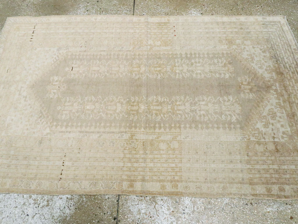 Antique Turkish Ghiordes Rug, No.16105 - Gss