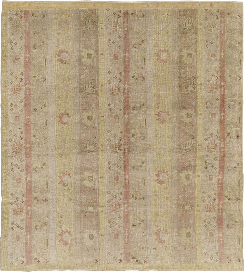 Antique Turkish Ghiordes Room Size Carpet, No.16114 - Gss