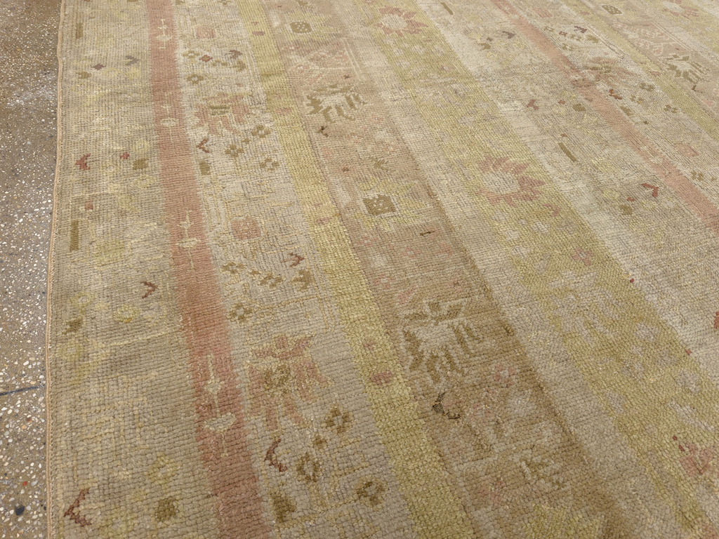 Antique Turkish Ghiordes Room Size Carpet, No.16114 - Gss