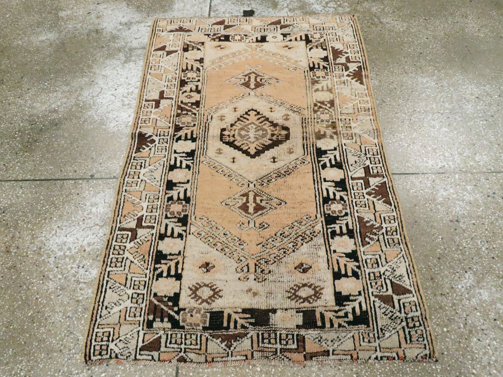 Vintage Turkish Ghiordes Rug, No.16195 - Gss