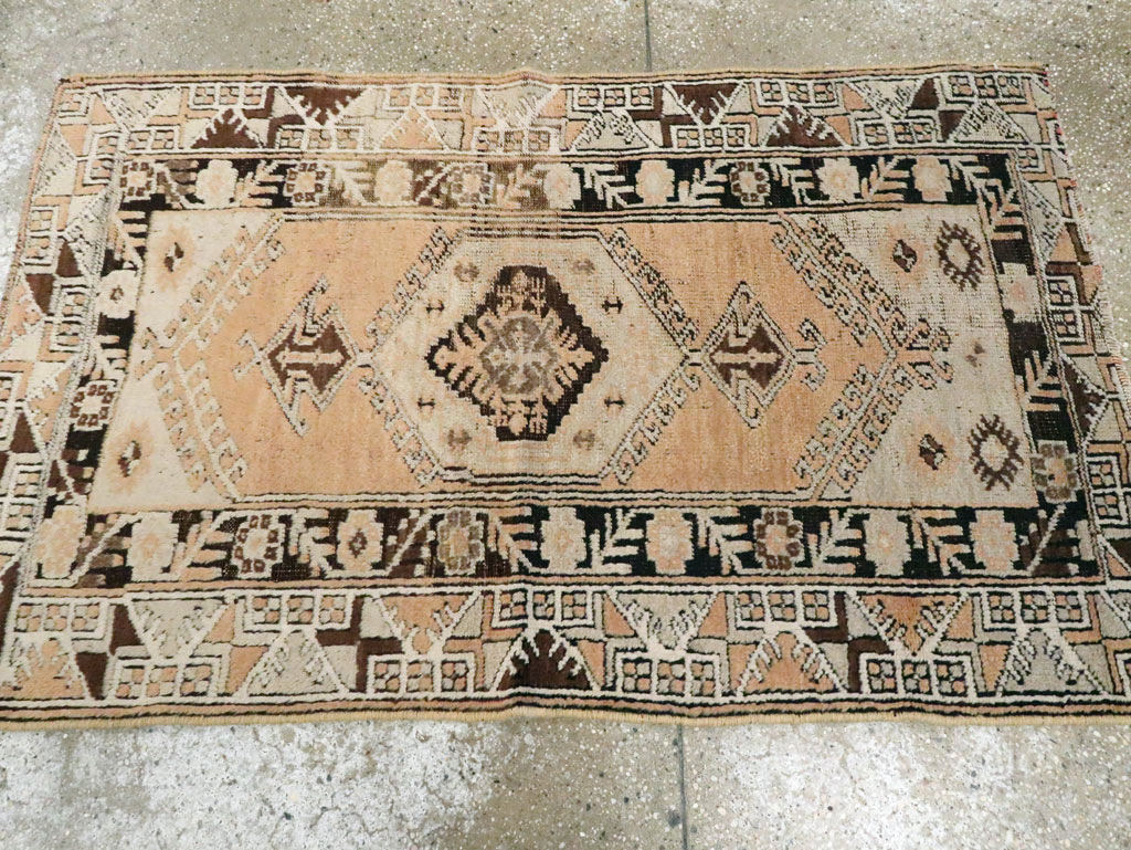 Vintage Turkish Ghiordes Rug, No.16195 - Gss