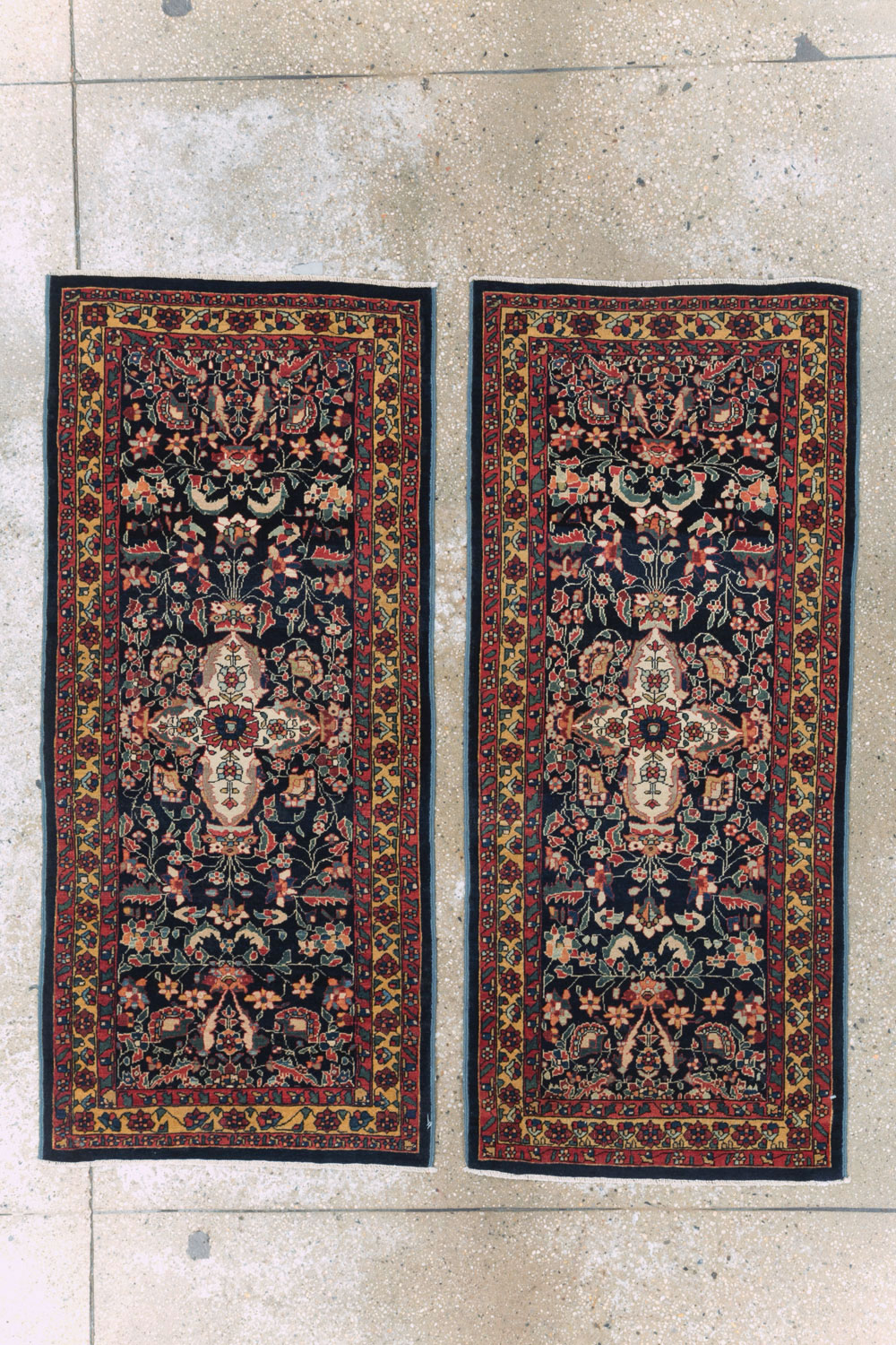 Antique Persian Sarouk Fereghan Throw Rug (Pair: 2 of 2), No.16997 - Gss