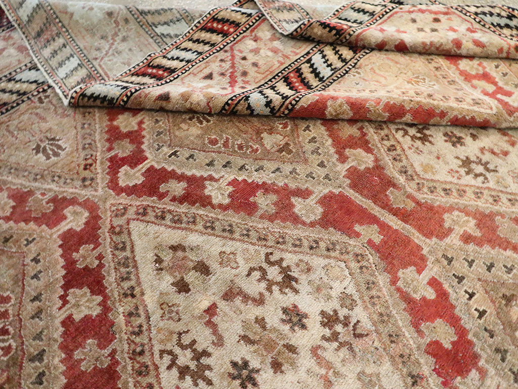 Vintage Indian Lahore Room Size Carpet, No.17256 - Gss