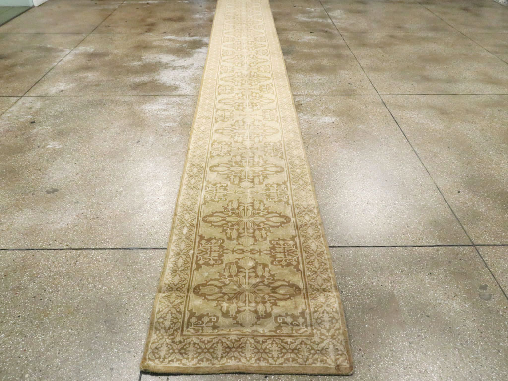 Vintage Indian Lahore Runner, No.17465 - Gss