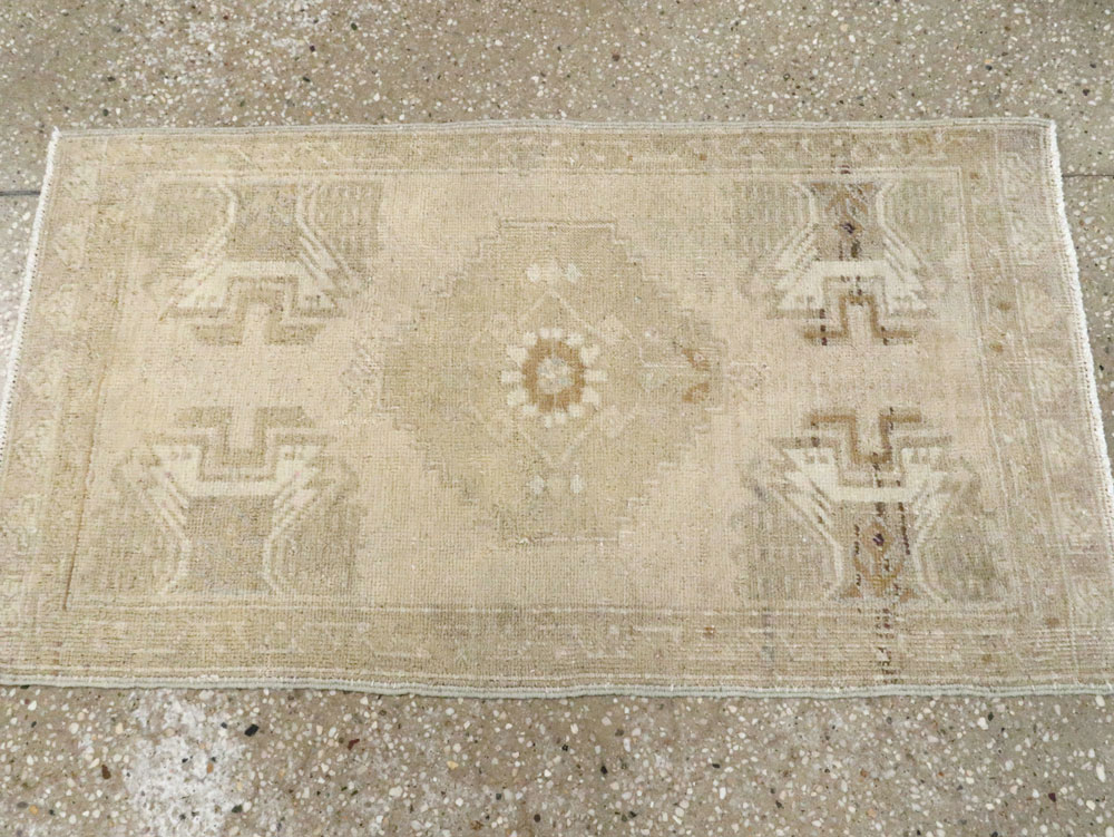 Antique Turkish Oushak Rug, No.17682 - Gss