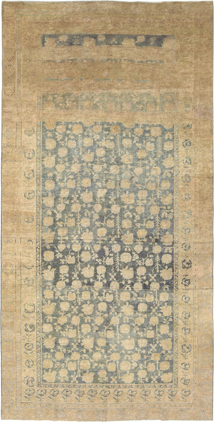 Antique East Turkestan Khotan Carpet, No.17926 - Gss