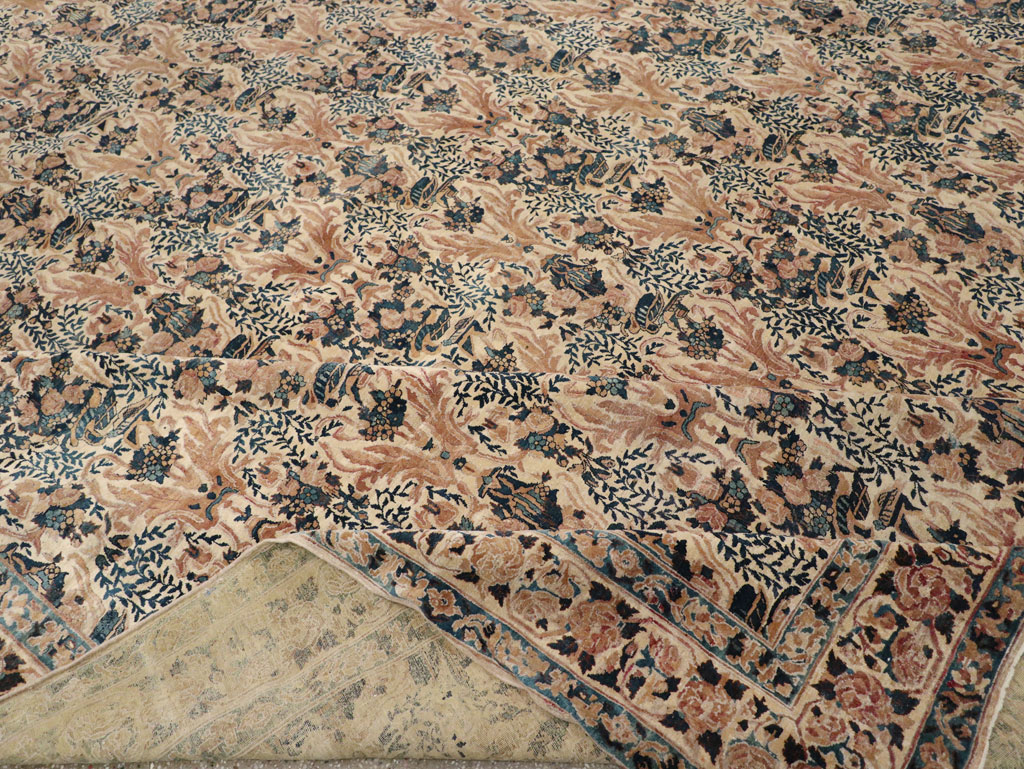 Antique Persian Lavar Kerman Carpet, No.18137 - Gss