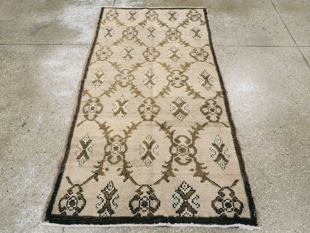 Vintage Turkish Anatolian Rug, No.18282 - Gss