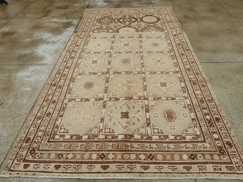 Vintage East Turkestan Khotan Carpet, No.18368 - Gss
