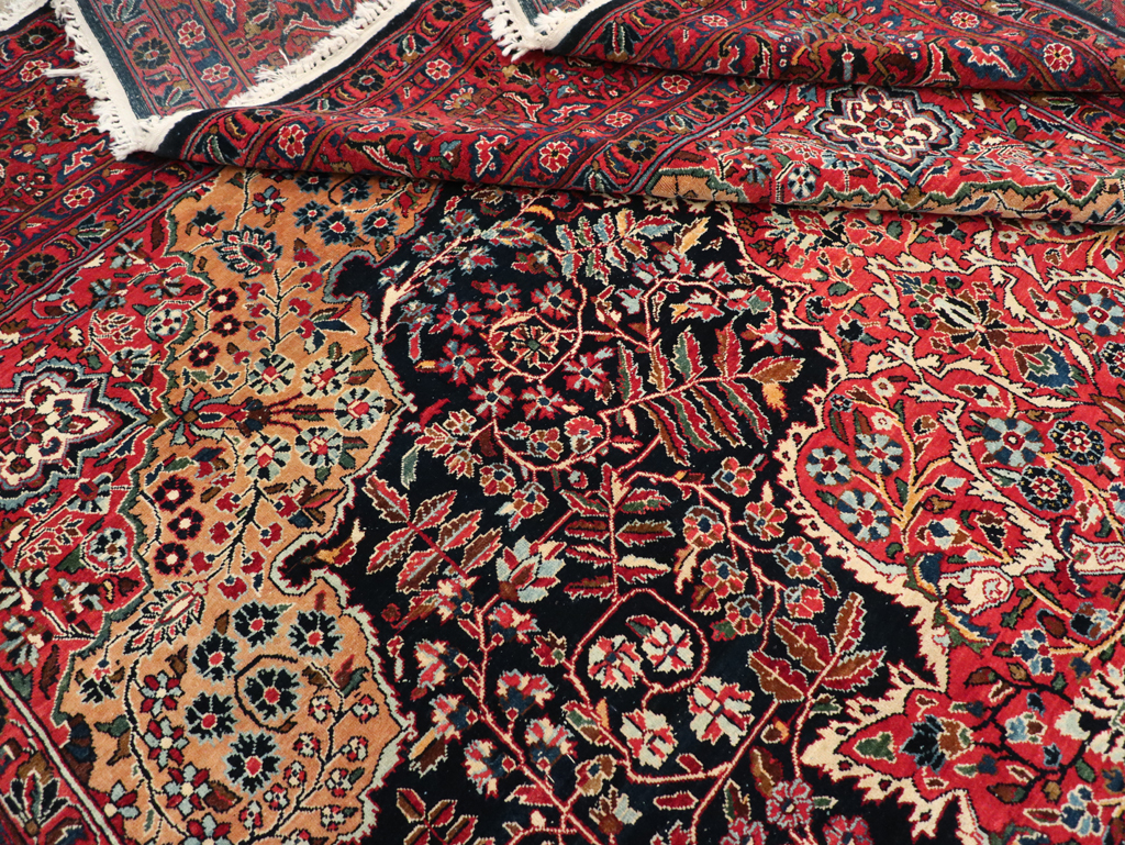 Antique Persian Sarouk Carpet, No.18387 - Gss