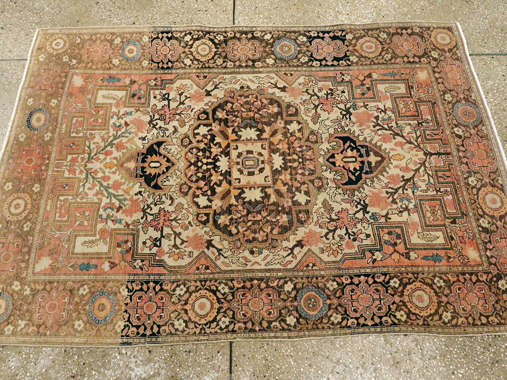 Antique Persian Sarouk Farahan Rug, No.18504 - Gss