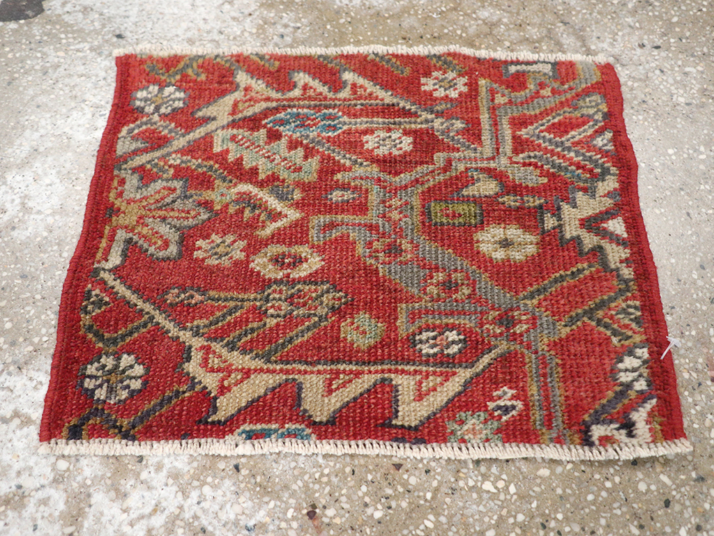 Antique Persian Mahal Throw Rug, No.18520 - Gss