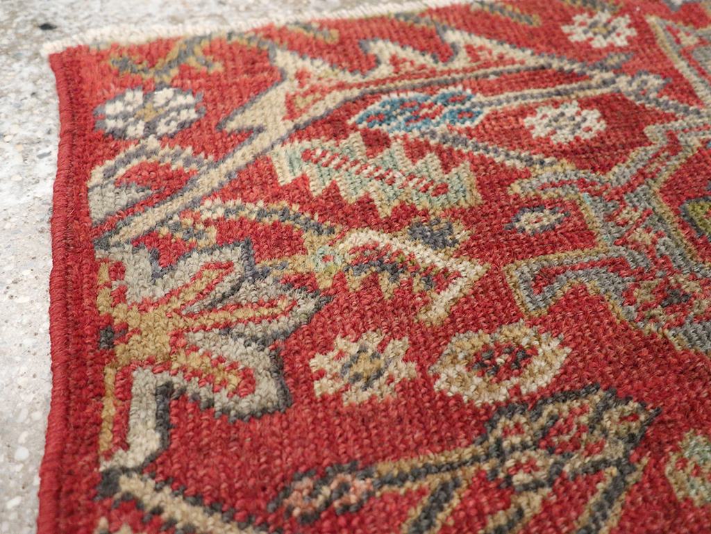 Antique Persian Mahal Throw Rug, No.18520 - Gss