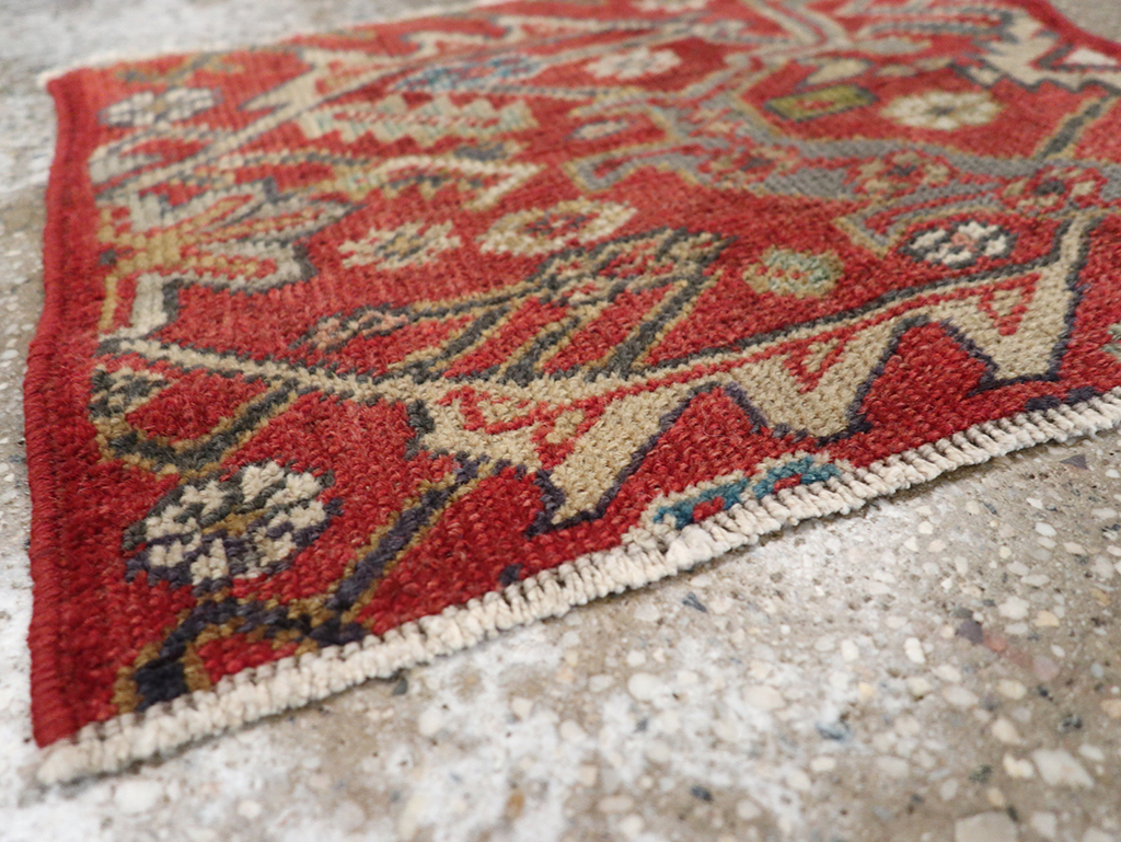 Antique Persian Mahal Throw Rug, No.18520 - Gss