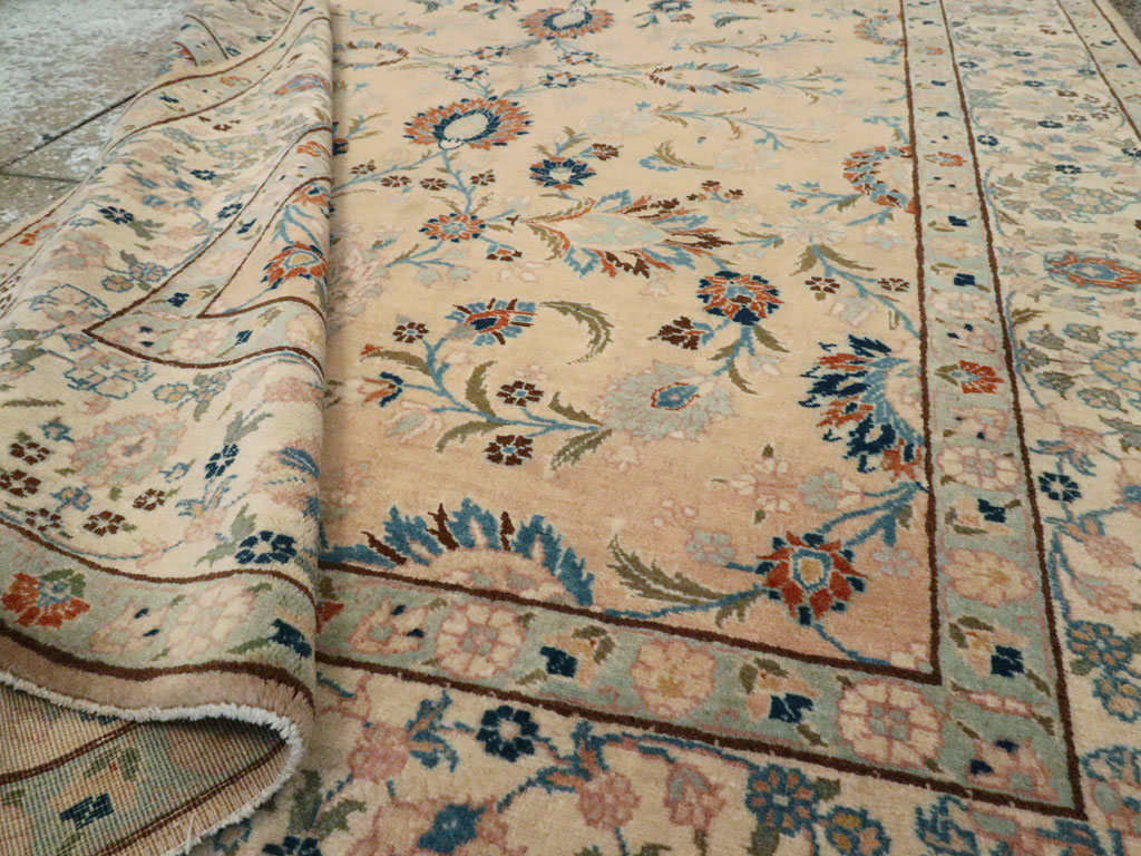 Vintage Persian Tabriz Rug, No.18528 - Gss