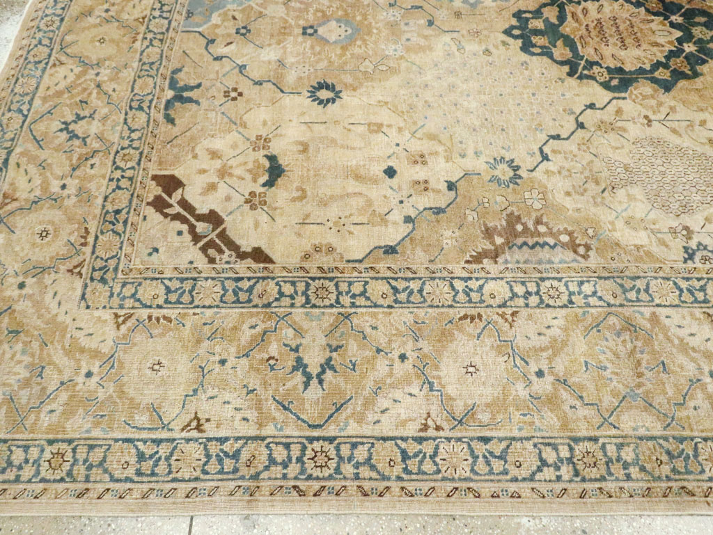 Antique Persian Tabriz Carpet, No.18571 - Gss
