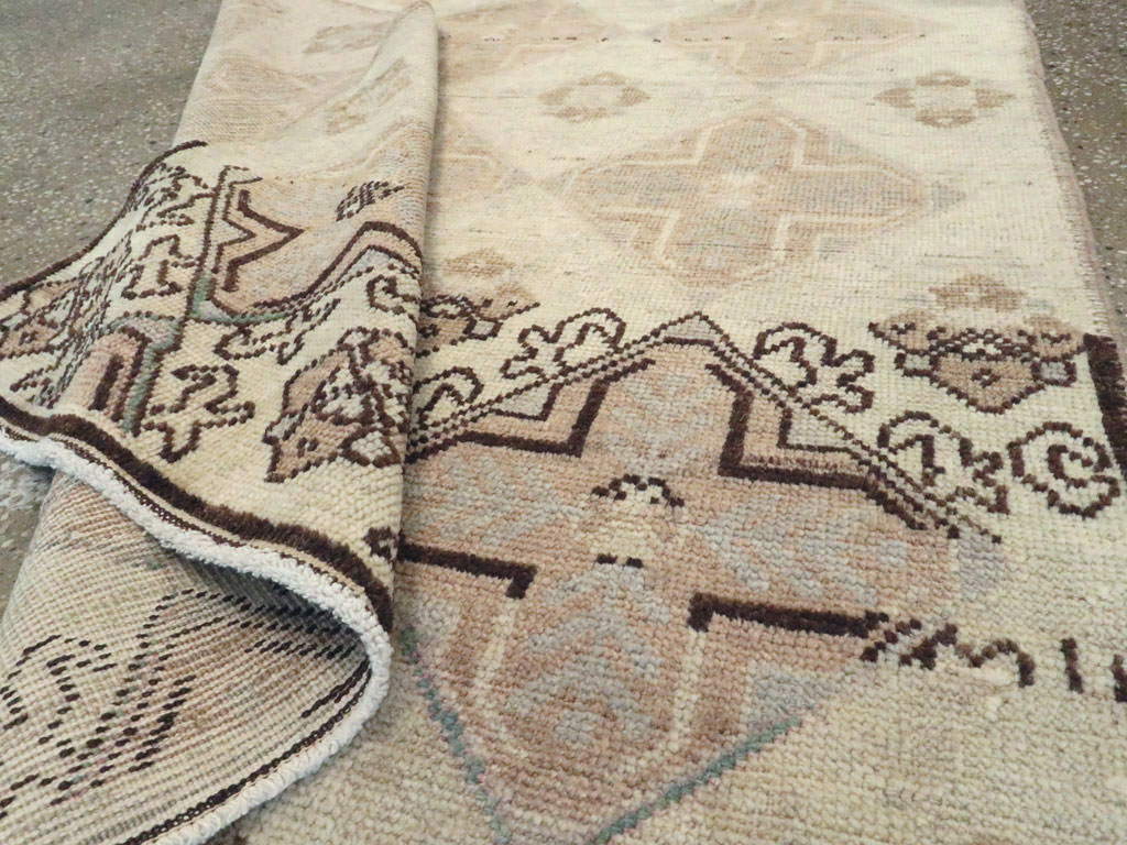 Vintage Turkish Anatolian Rug, No.18612 - Gss