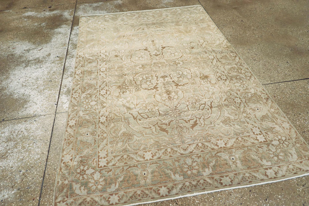 Antique Persian Lavar Kerman Rug, No.18620 - Gss