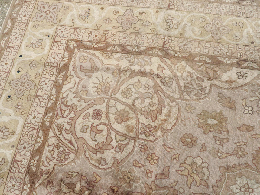 Vintage Indian Lahore Carpet, No.18861 - Gss