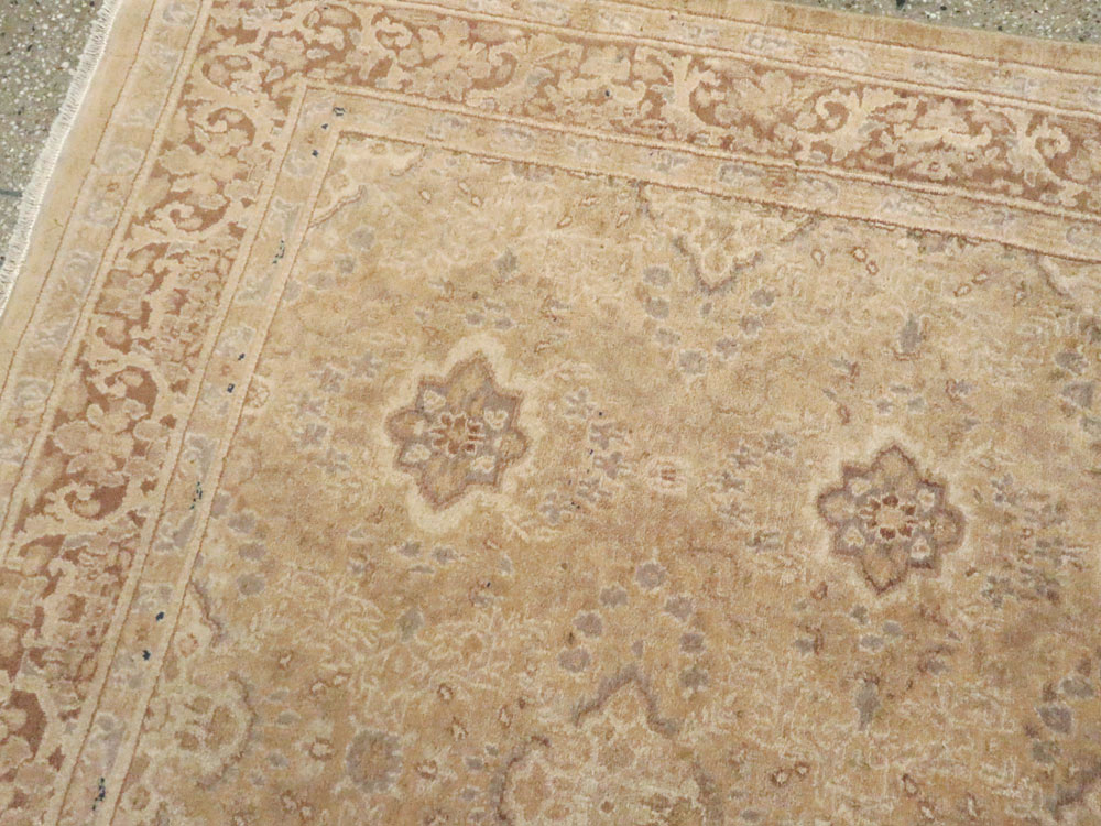 Vintage Indian Lahore Carpet, No.19000 - Gss