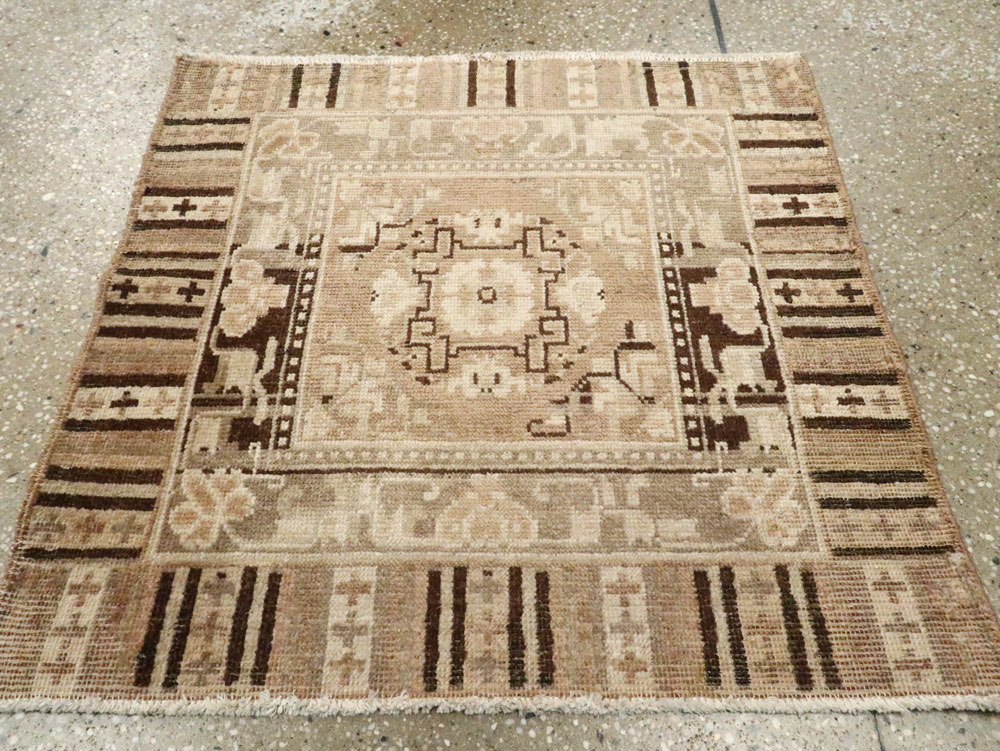 Antique East Turkestan Khotan Rug, No.19294 - Gss