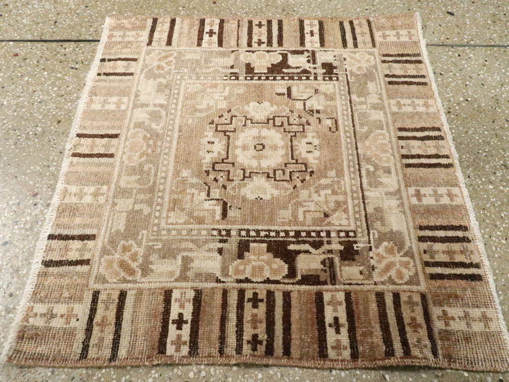 Antique East Turkestan Khotan Rug, No.19294 - Gss