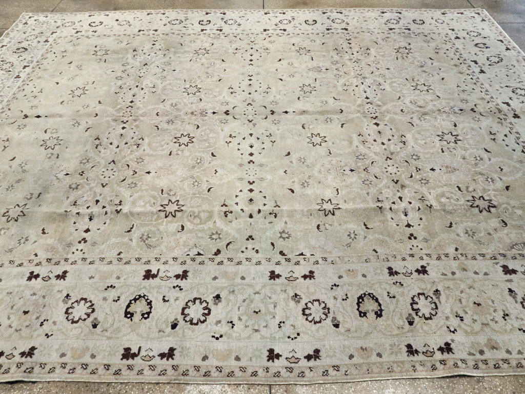 Vintage Persian Mashad Room Size Carpet, No.20082 - Gss