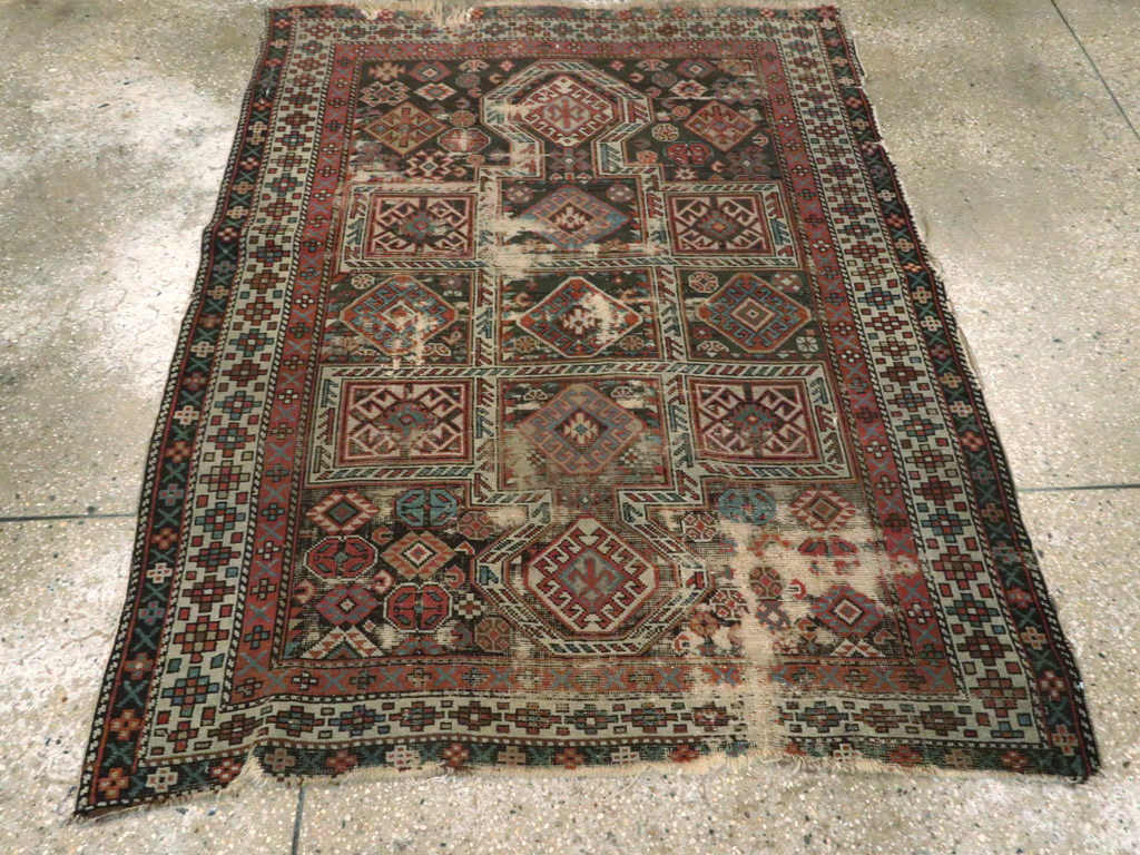 Antique Caucasian Shirvan Distressed Rug, No.20516 - Gss