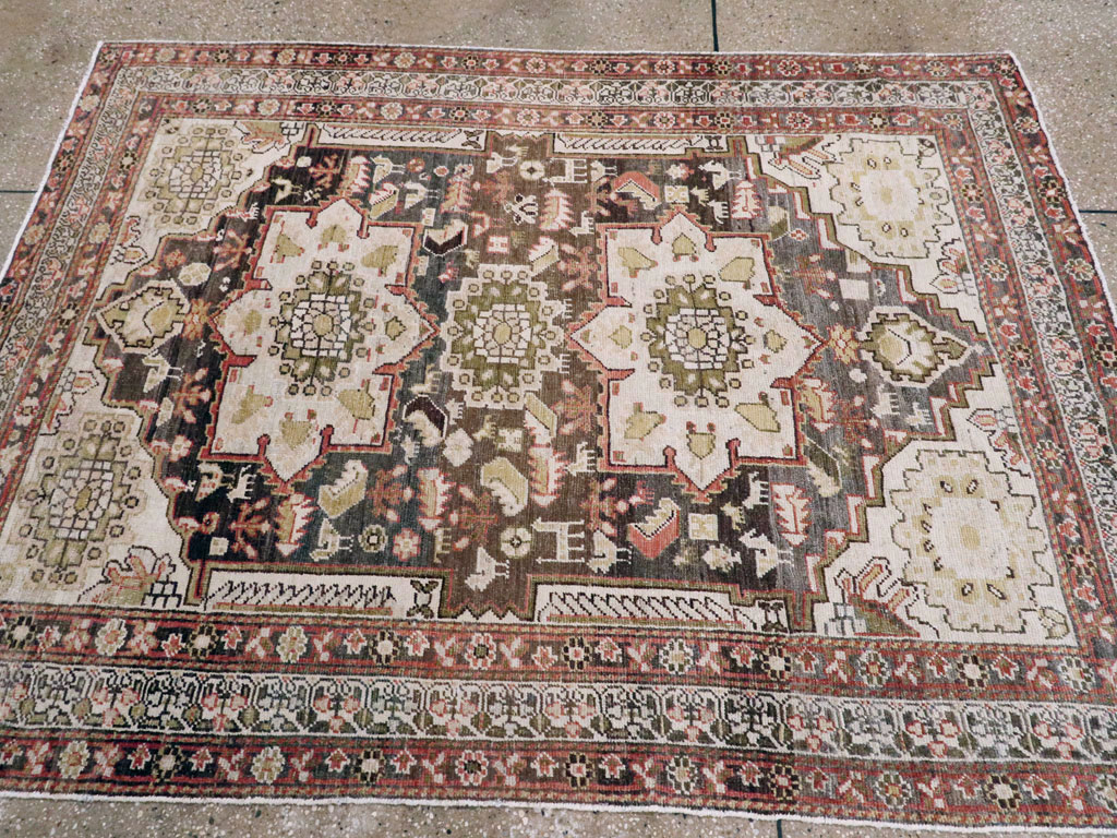 Vintage Persian Shiraz Rug, No.20644 - Gss