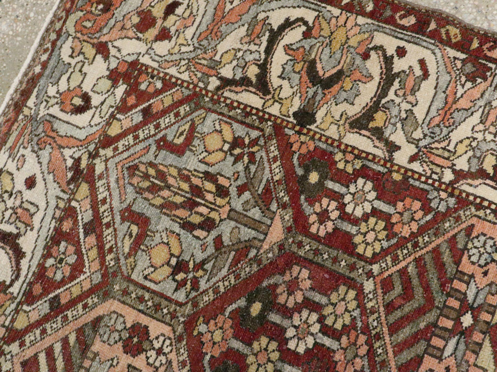 Antique Persian Bakhtiari Rug, No.20698 - Gss