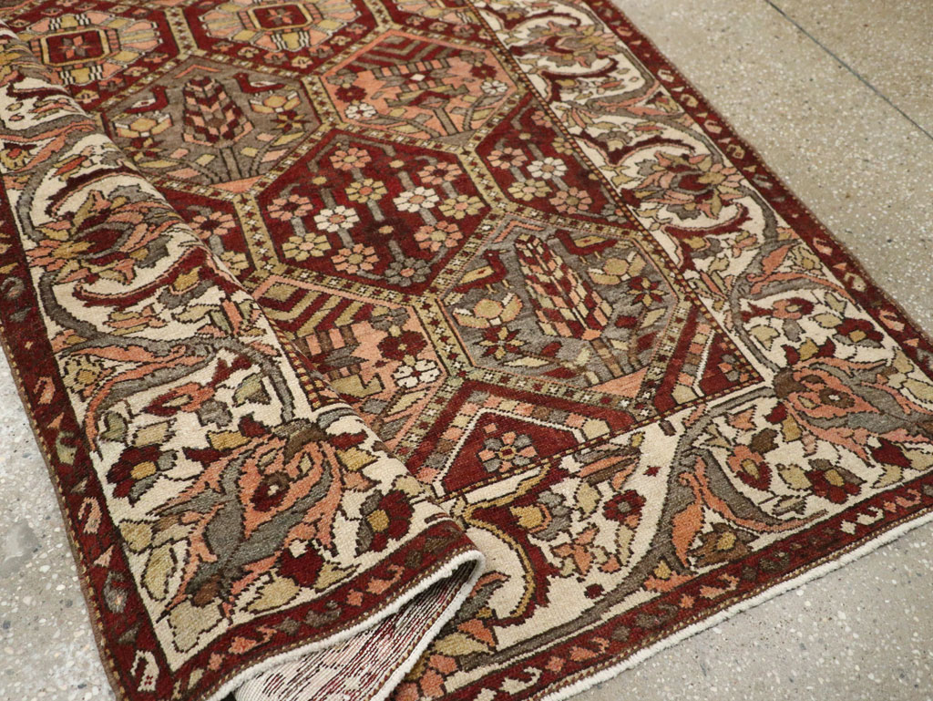 Antique Persian Bakhtiari Rug, No.20698 - Gss