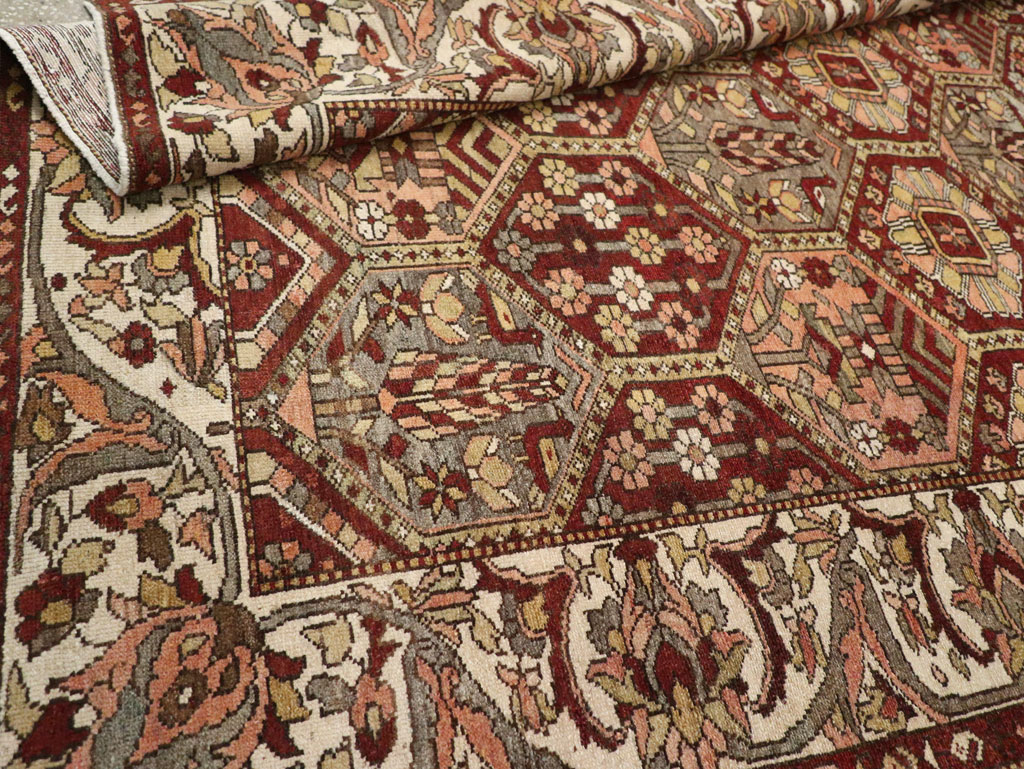 Antique Persian Bakhtiari Rug, No.20698 - Gss