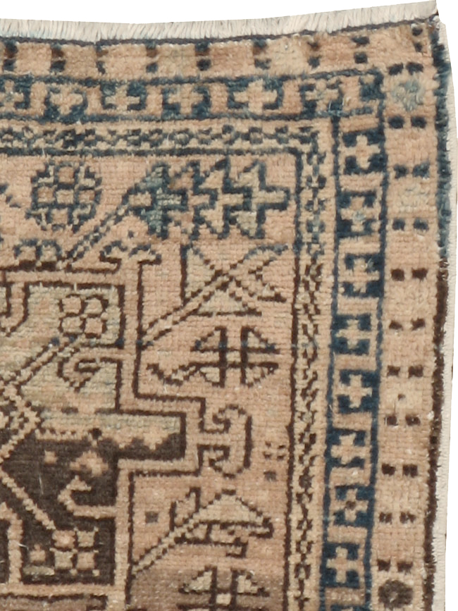 Vintage Persian Karajeh Throw Rug, No.20796 - Gss