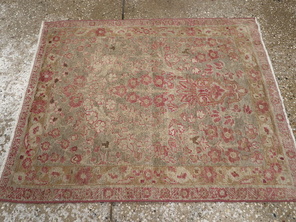 Antique Persian Mashad Throw Rug, No.20869 - Gss