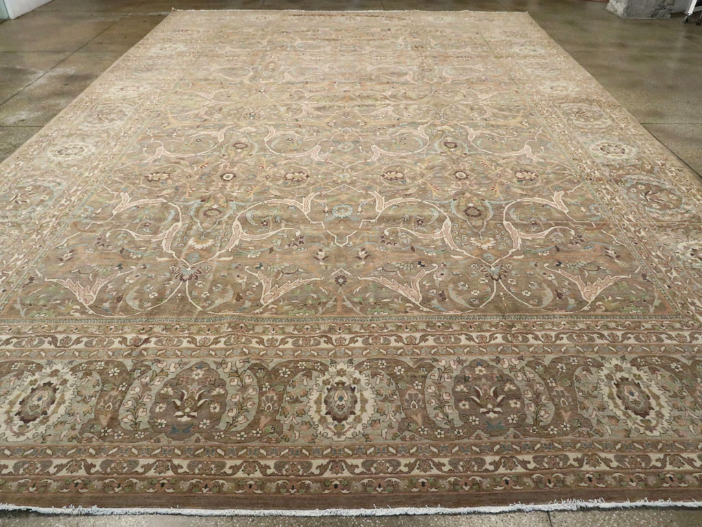 Contemporary Persian Tabriz Carpet, No.21031 - Gss